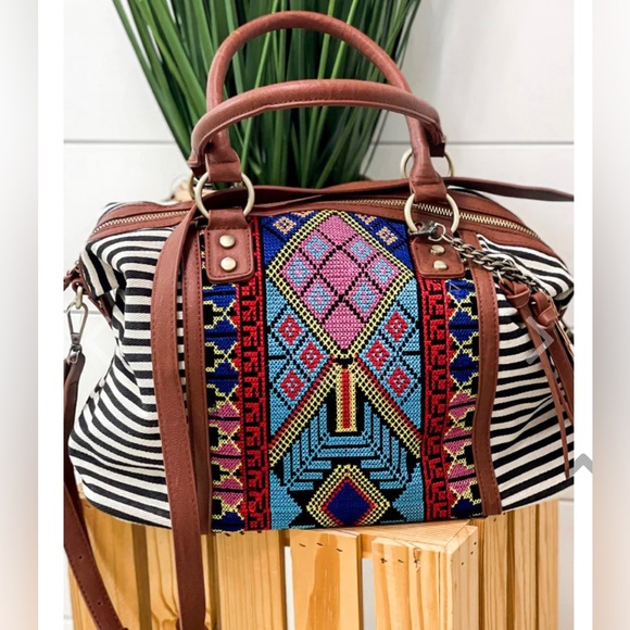 LaRue Chic Boutique Handbags - The Alexa Handbag